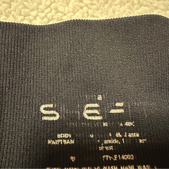 Shefit Seamless Scrunch Bootie High-Rise Bike Workout Shorts Black - Picture 15 of 16